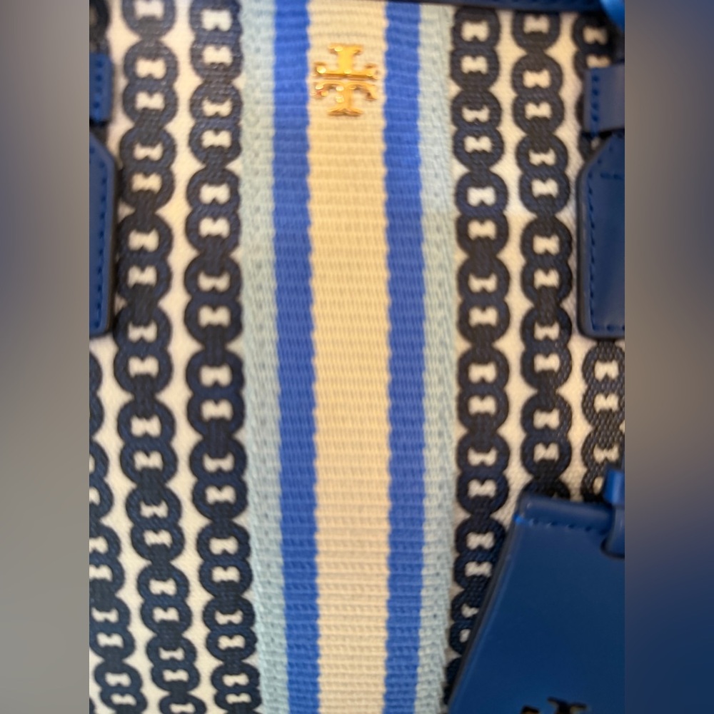 Tory Burch Gemini Link Blue and White Patterned Tote- comes with long strap - Picture 3 of 16